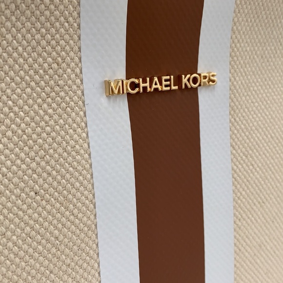 MICHAEL KORS LARGE MESSENGER CROSSBODY LUGGAGE COLOR - Picture 8 of 16